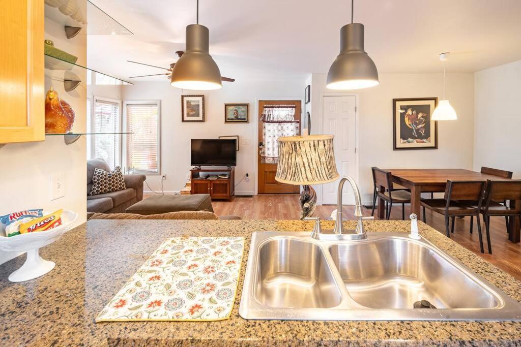 Serenity House Near Gaslamp, San Diego Zoo & Petco Bagian luar foto
